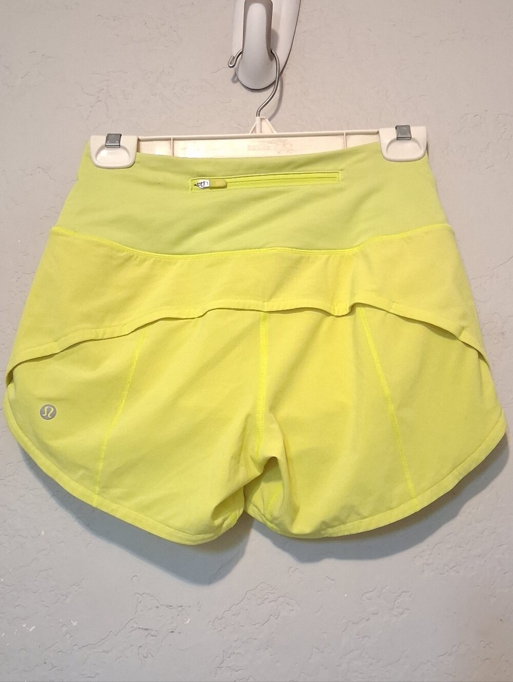 lululemon athletica Speed Up Waistband Short Neon Yellow 4" Gym Run Sz2 - Picture 2 of 16